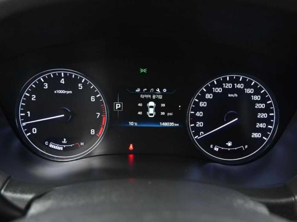 HYUNDAI Genesis - Vista 8