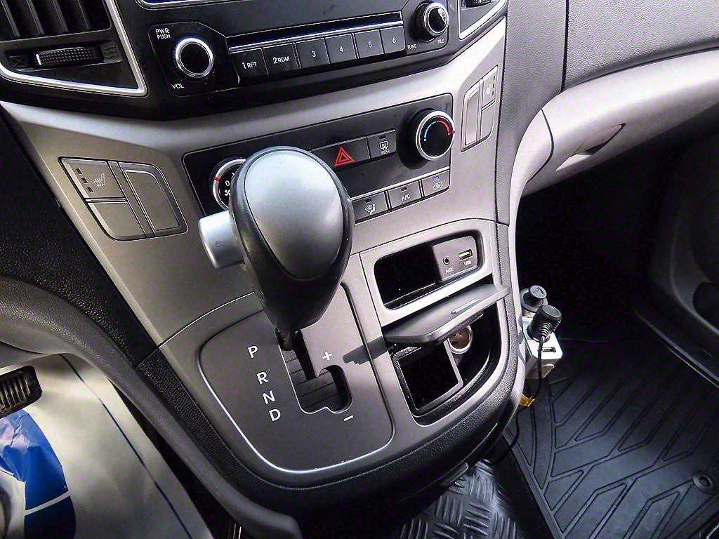 HYUNDAI Starex - Vista 10