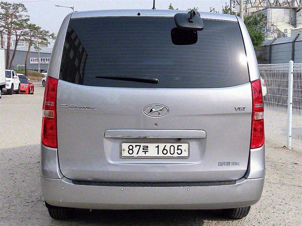 HYUNDAI Starex - Vista 4