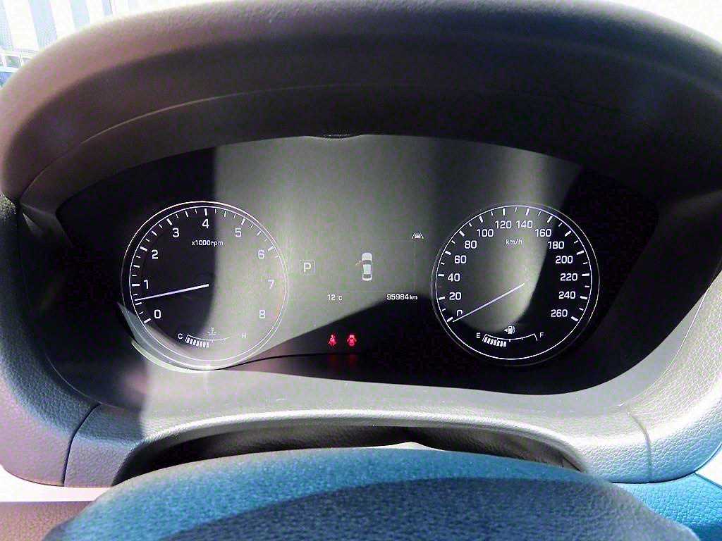 HYUNDAI Genesis - Vista 9