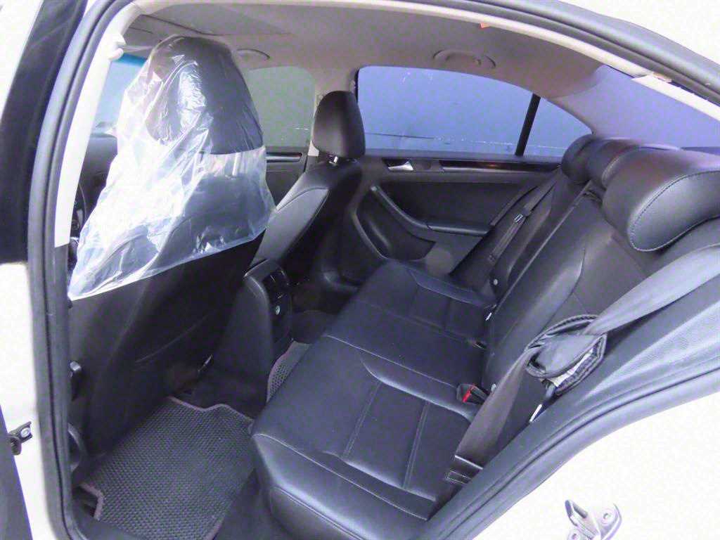 Volkswagen Jetta - Vista 6