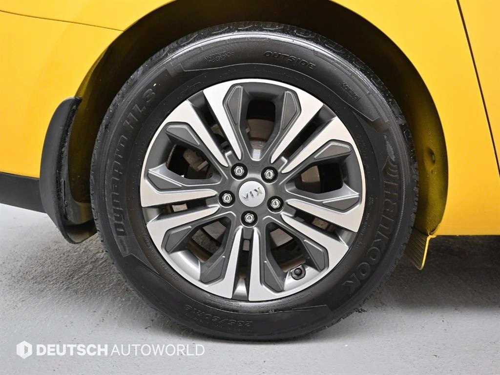 KIA Carnival - Vista 5