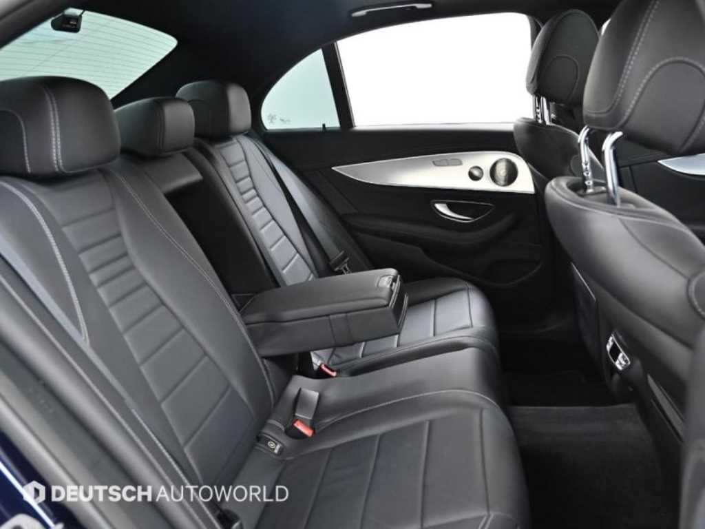 Mercedes Benz E class - Vista 12