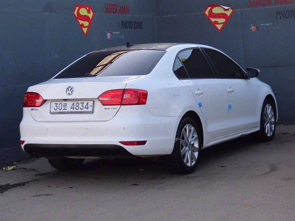 Volkswagen Jetta - Vista 4