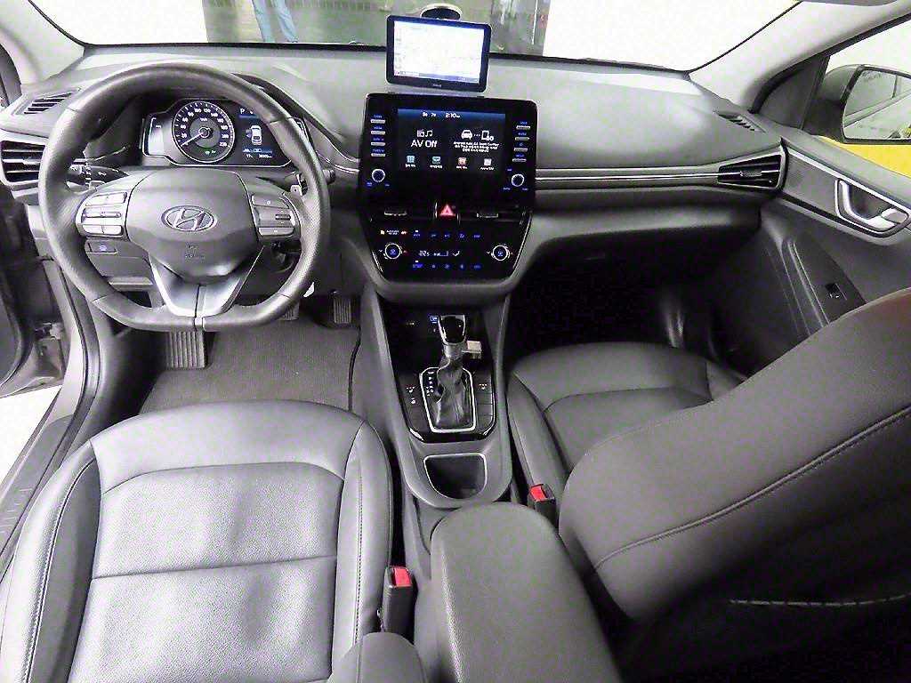HYUNDAI Ioniq - Vista 7