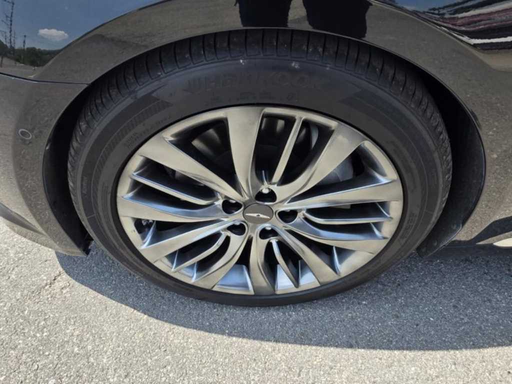 Genesis G80 - Vista 8