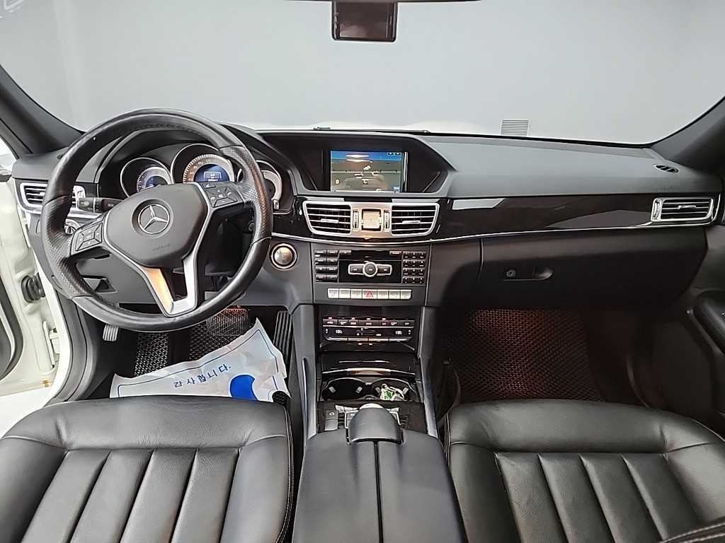 Mercedes Benz E class - Vista 7