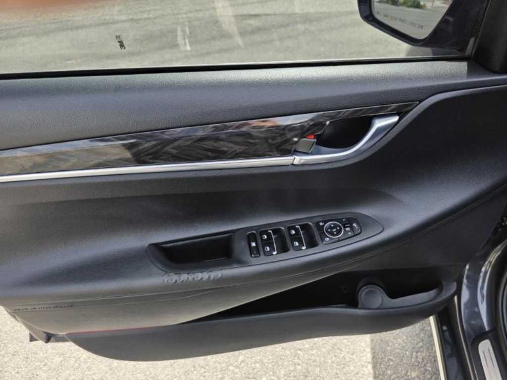 HYUNDAI Grandeur - Vista 12