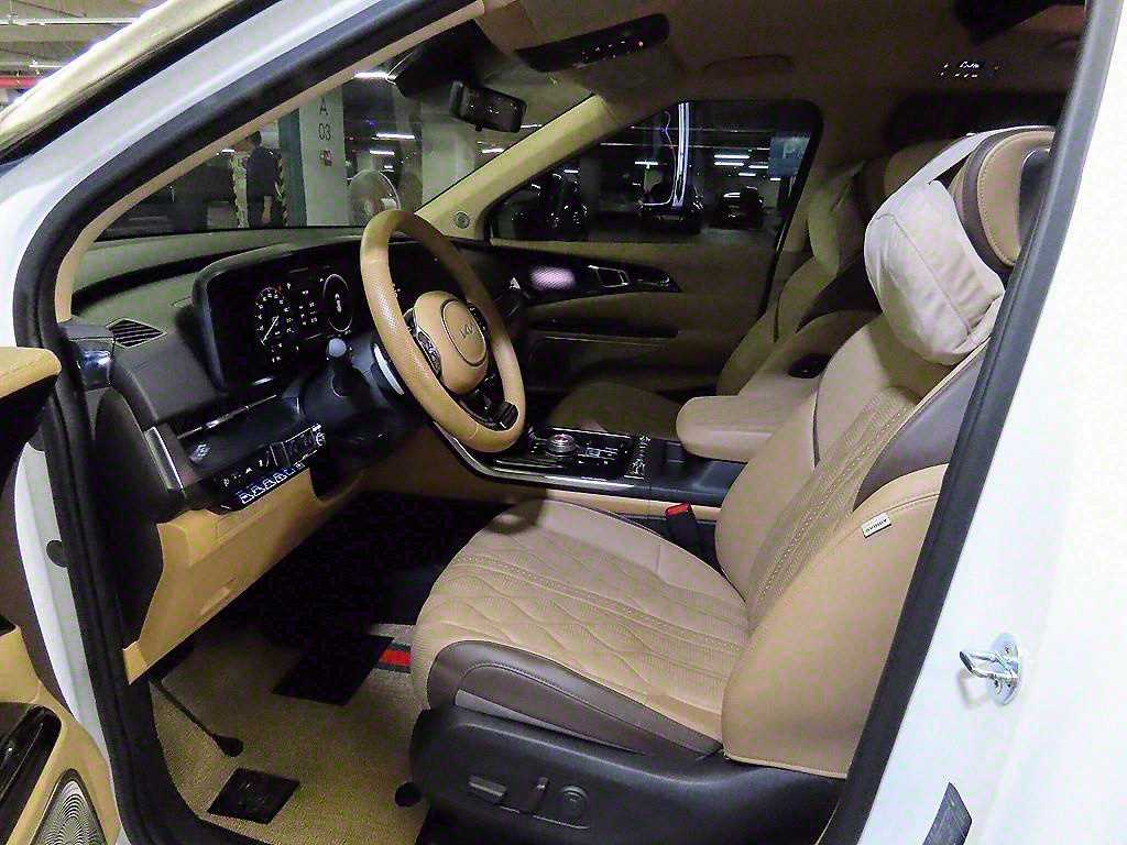 KIA Carnival - Vista 6