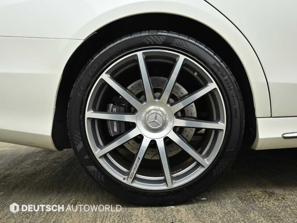 Mercedes Benz S Class - Vista 5