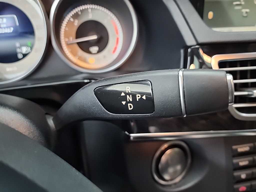 Mercedes Benz E class - Vista 8