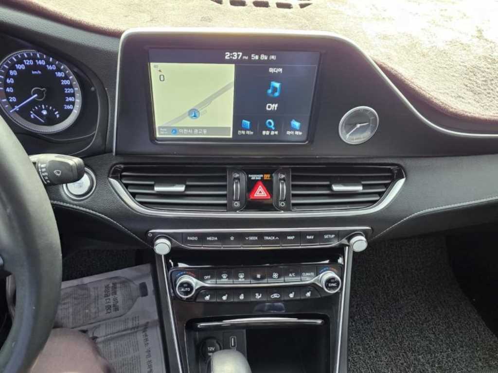 HYUNDAI Grandeur - Vista 10