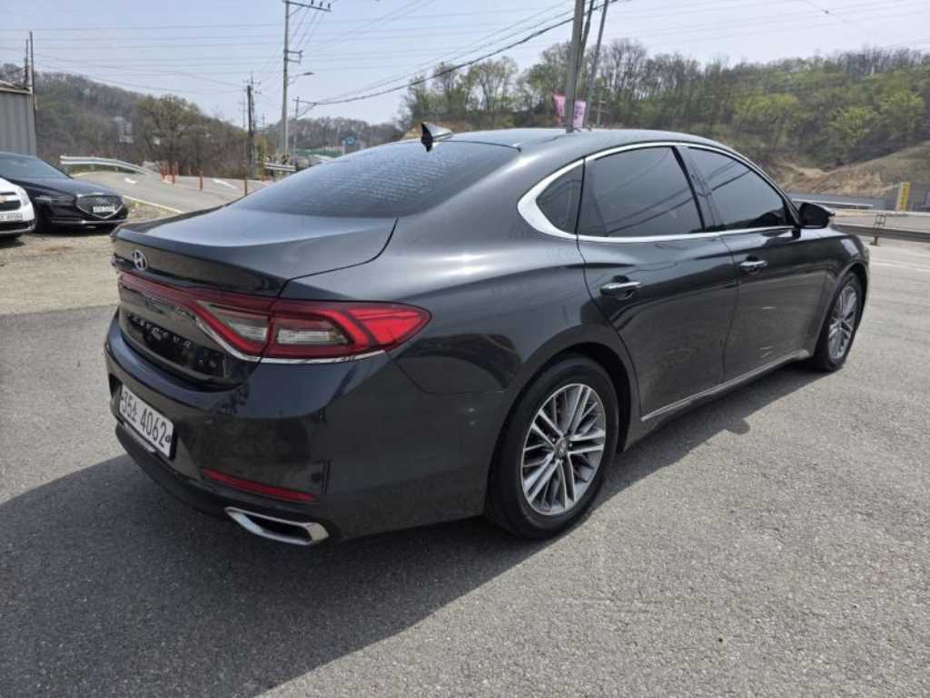 HYUNDAI Grandeur - Vista 4