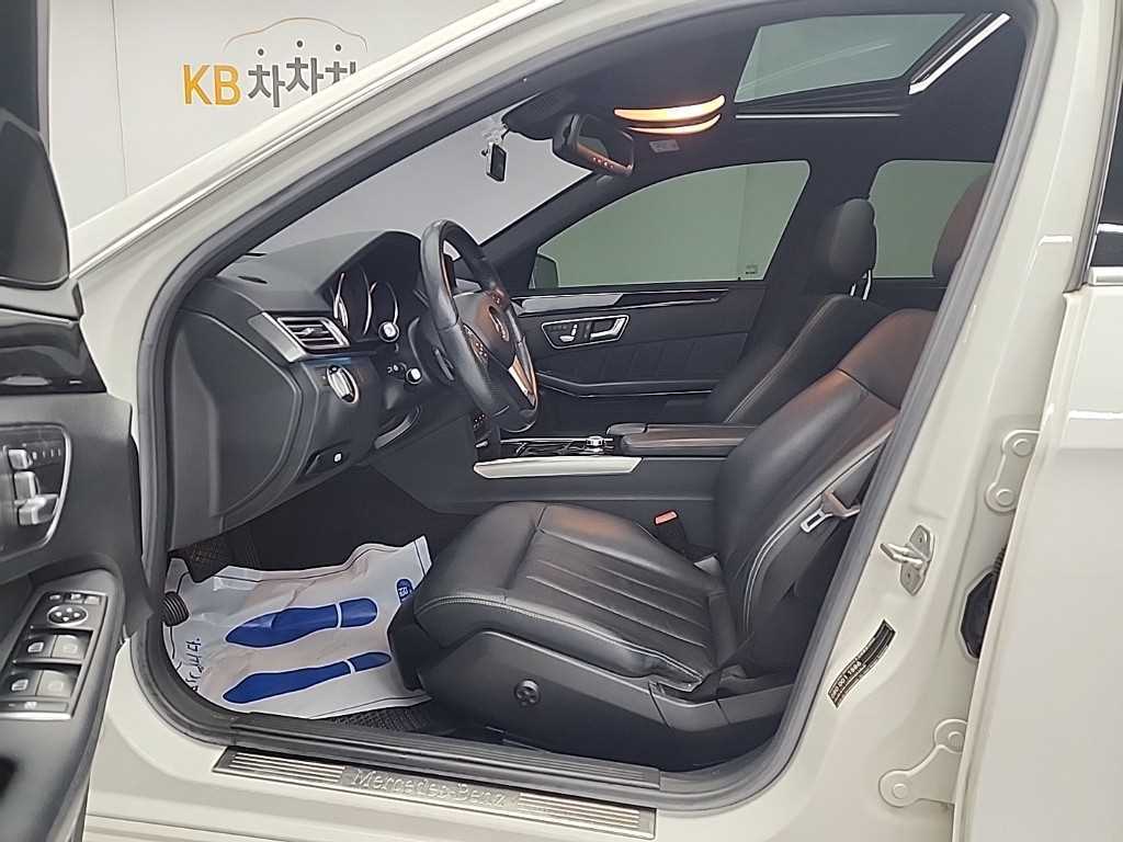 Mercedes Benz E class - Vista 11