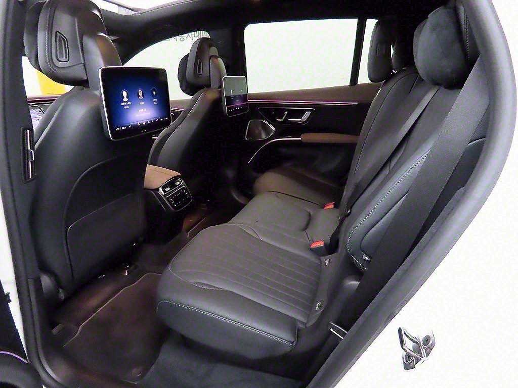 Mercedes Benz EQS - Vista 7