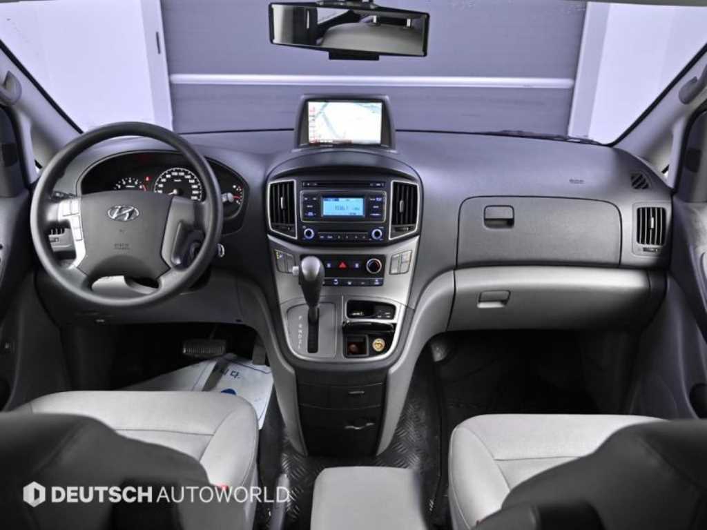 HYUNDAI Starex - Vista 7