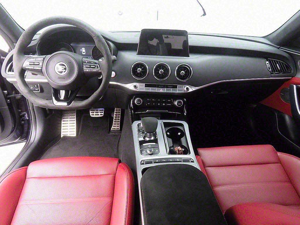 KIA Stinger - Vista 9