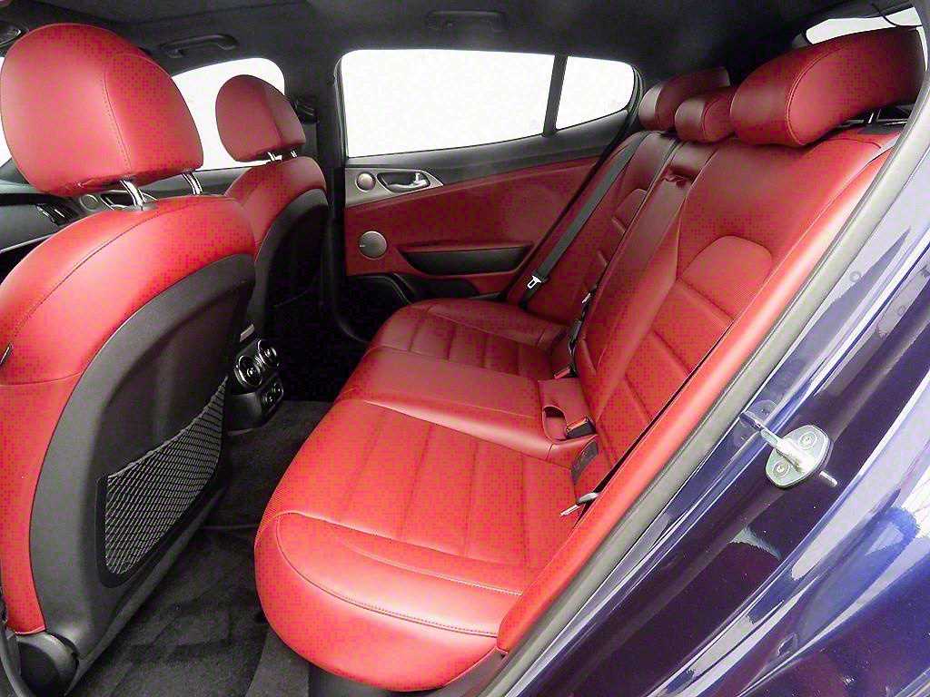 KIA Stinger - Vista 8