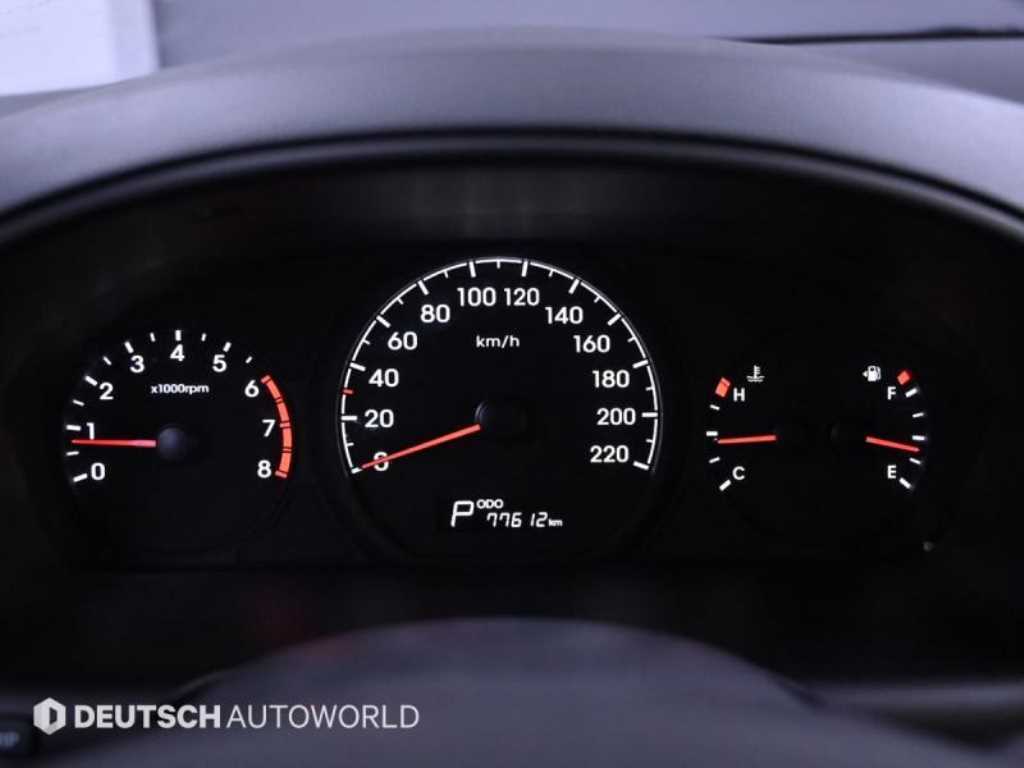 HYUNDAI Starex - Vista 8