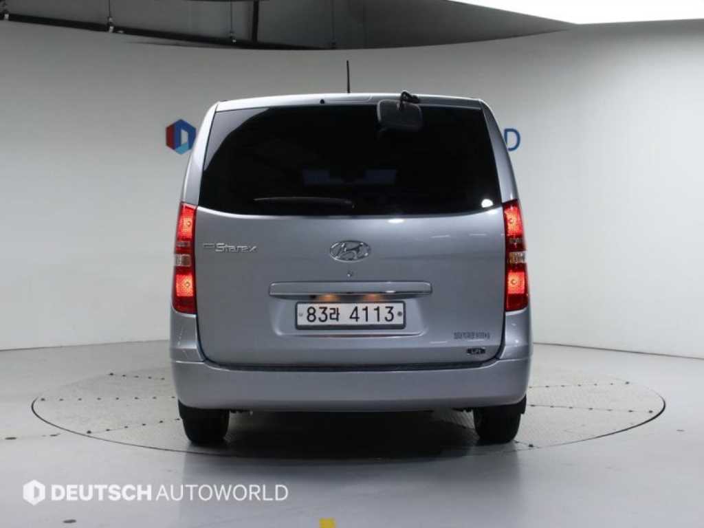 HYUNDAI Starex - Vista 4