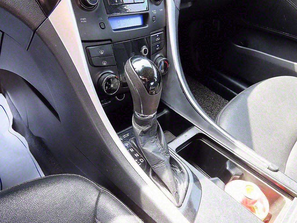 HYUNDAI Sonata - Vista 11