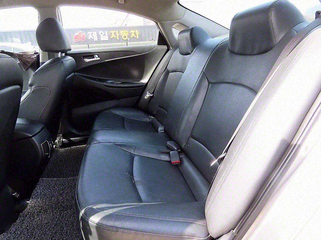 HYUNDAI Sonata - Vista 6