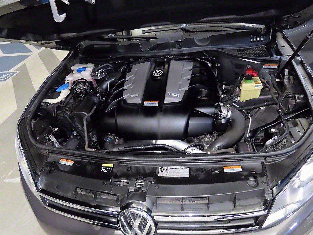 Volkswagen Touareg 2013 Plateado - Importación desde Corea - HF Imports Iquique - Foto 19