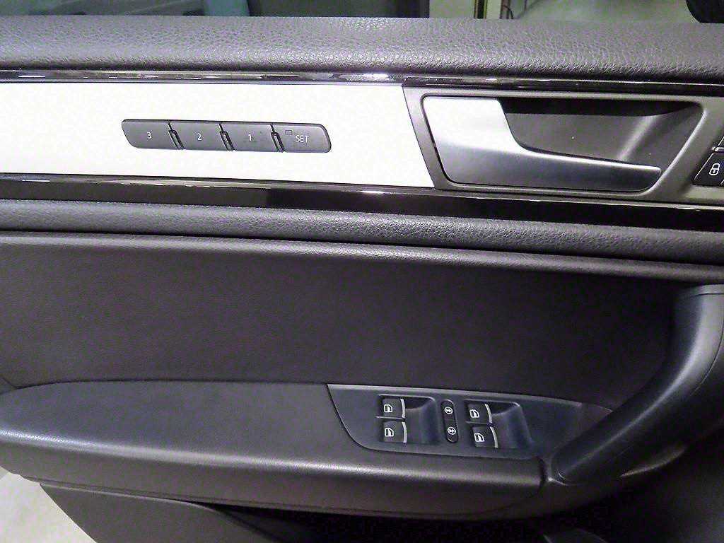 Volkswagen Touareg 2013 Plateado - Importación desde Corea - HF Imports Iquique - Foto 13