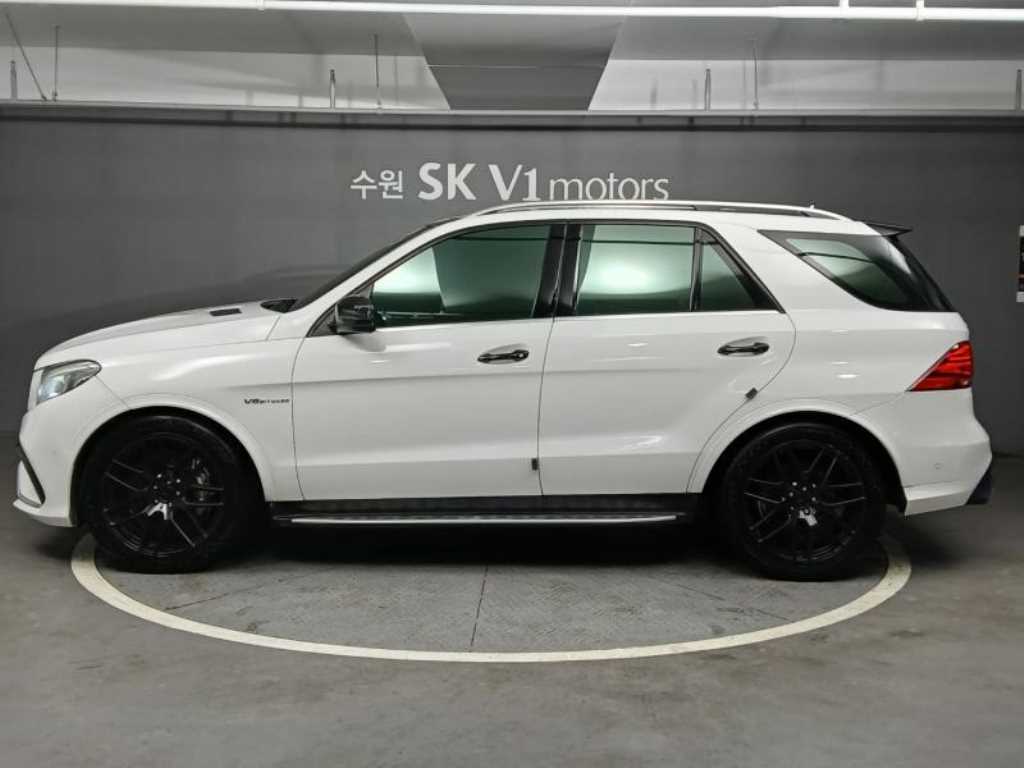 Mercedes Benz GLE Class - Vista 7