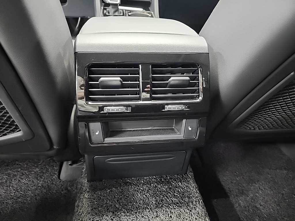 Volkswagen Touareg 2020 Gris - Importación desde Corea - HF Imports Iquique - Foto 13