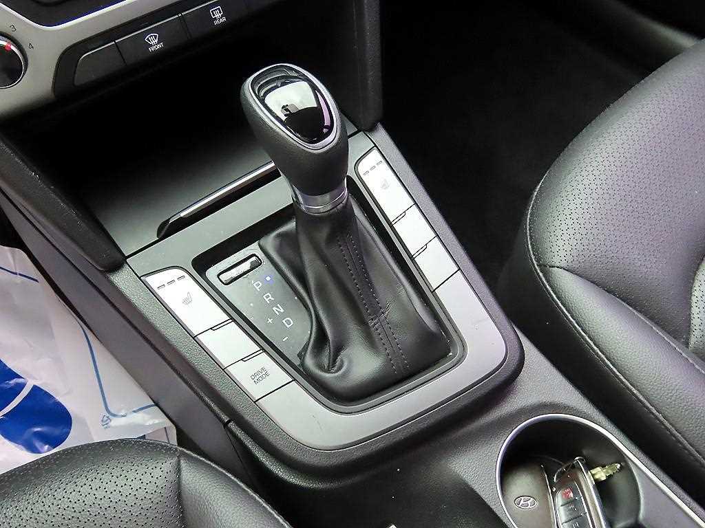 HYUNDAI Avante - Vista 10