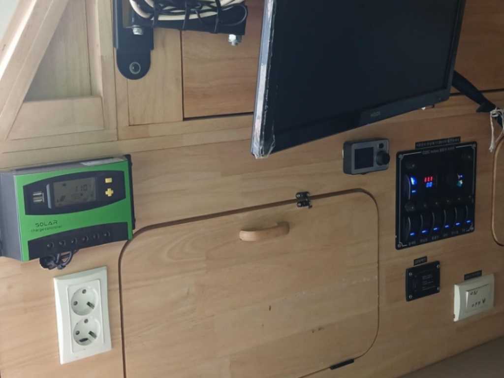 HYUNDAI Starex - Vista 11