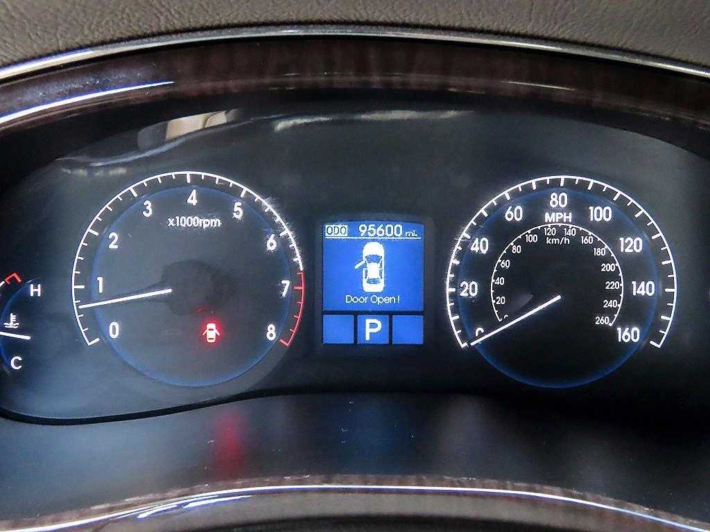 HYUNDAI Genesis - Vista 9