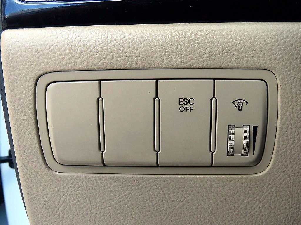 HYUNDAI Genesis - Vista 12