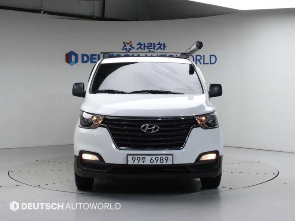 HYUNDAI Starex - Vista 4