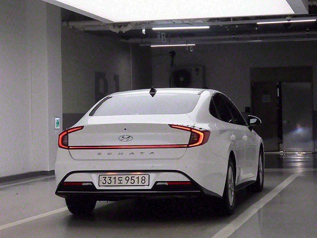 HYUNDAI Sonata - Vista 4