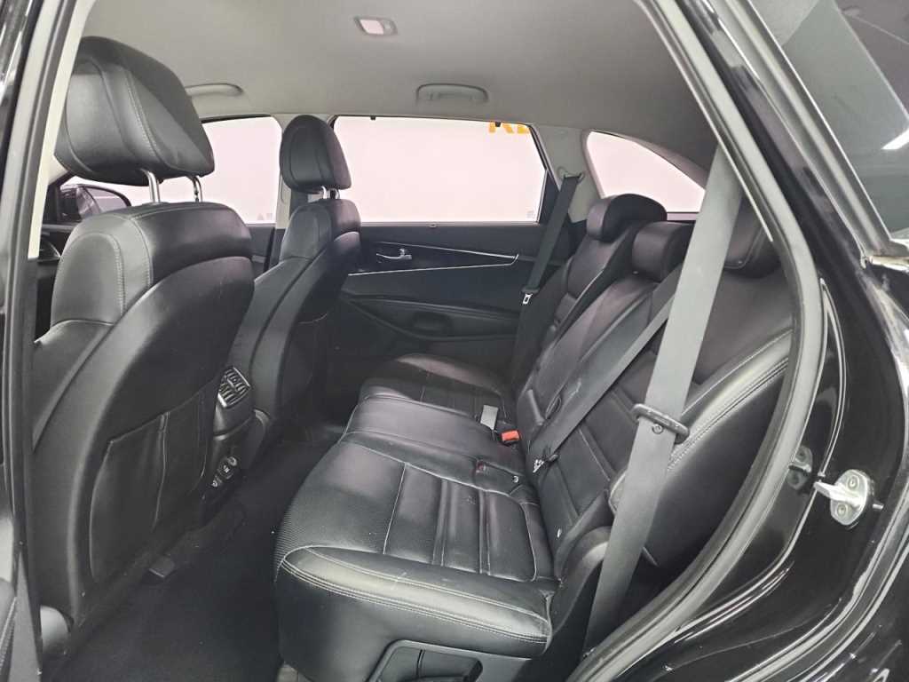 KIA Sorento - Vista 12