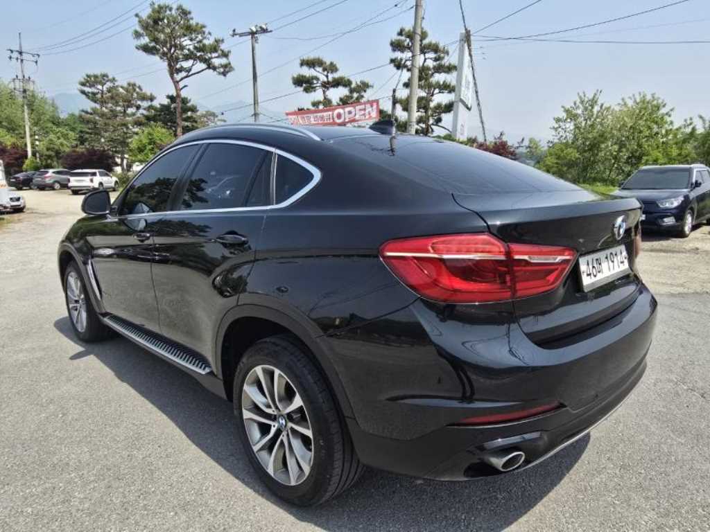 BMW X6 - Vista 6