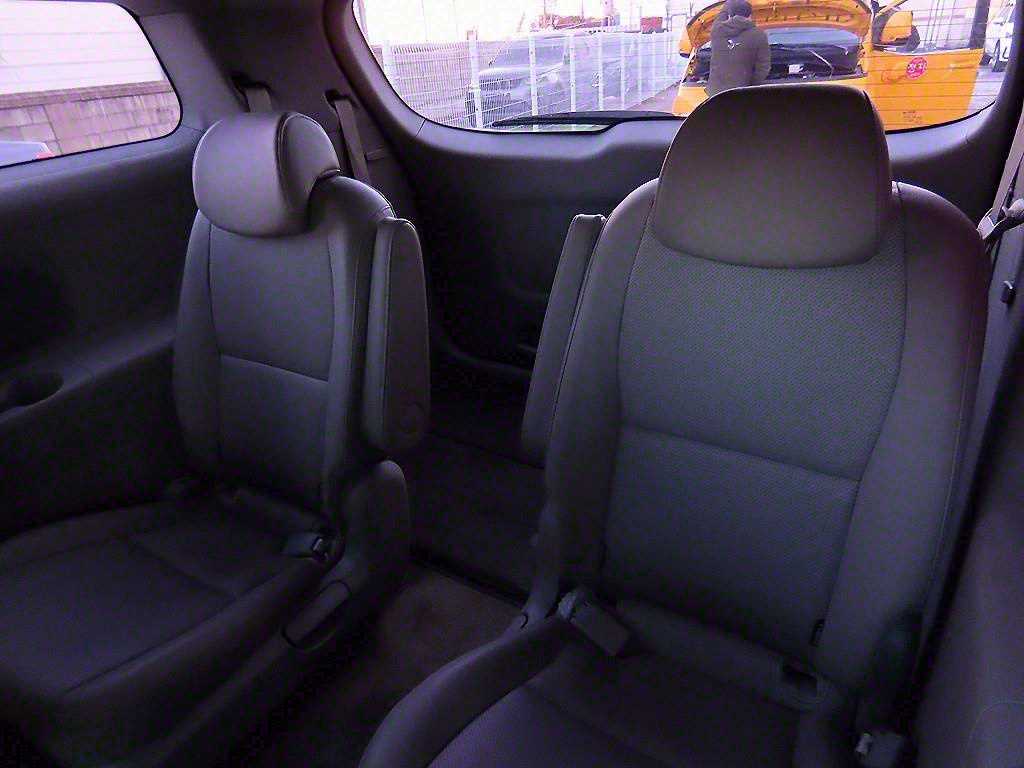 KIA Carnival - Vista 7