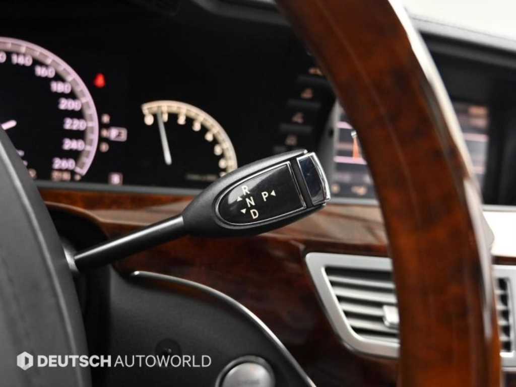 Mercedes Benz S Class - Vista 9