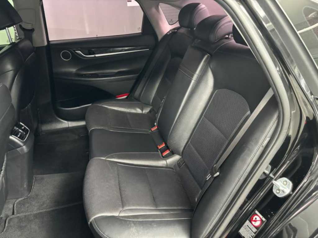 HYUNDAI Grandeur - Vista 9