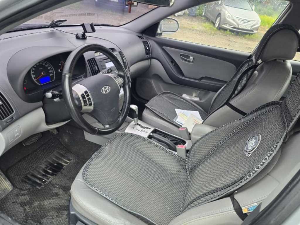 HYUNDAI Avante - Vista 8