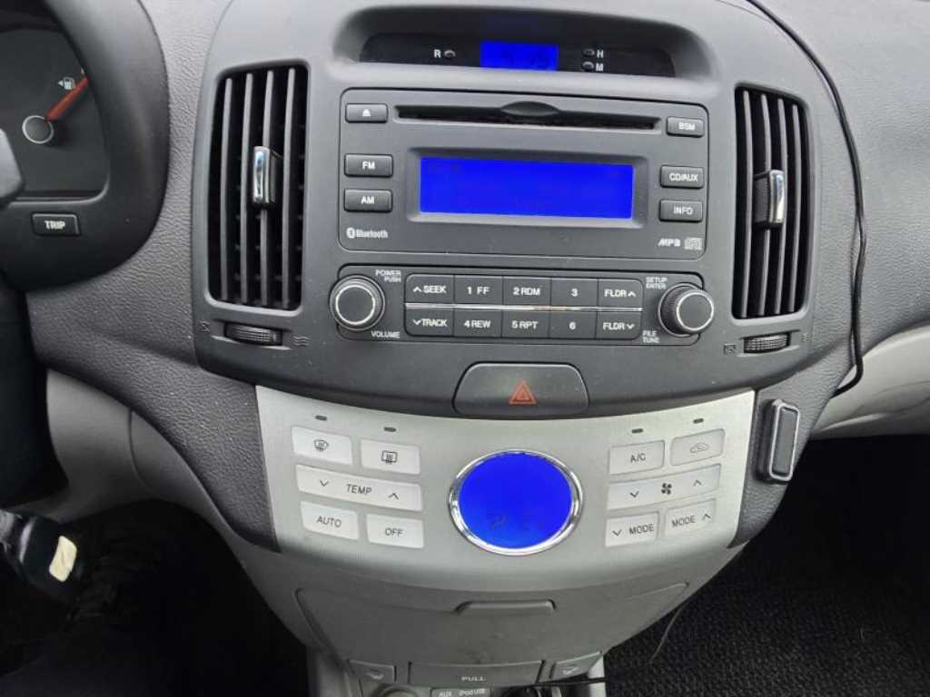 HYUNDAI Avante - Vista 10