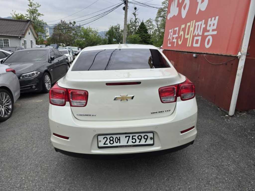 Chevrolet Malibu - Vista 5