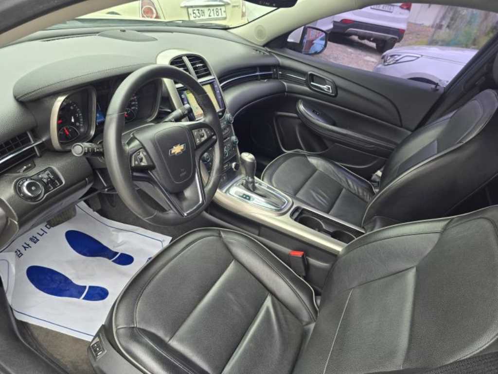 Chevrolet Malibu - Vista 10