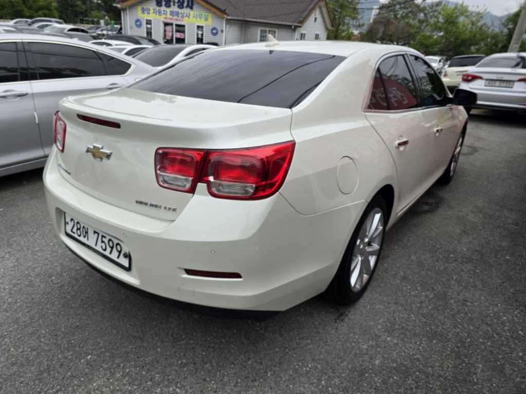 Chevrolet Malibu - Vista 6