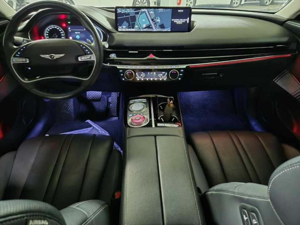 Genesis G80 - Vista 8