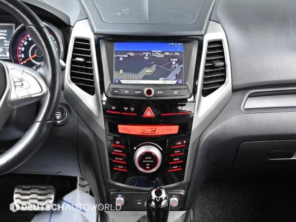 Ssangyong Tivoli 2016 Plateado - Importación desde Corea - HF Imports Iquique - Foto 14