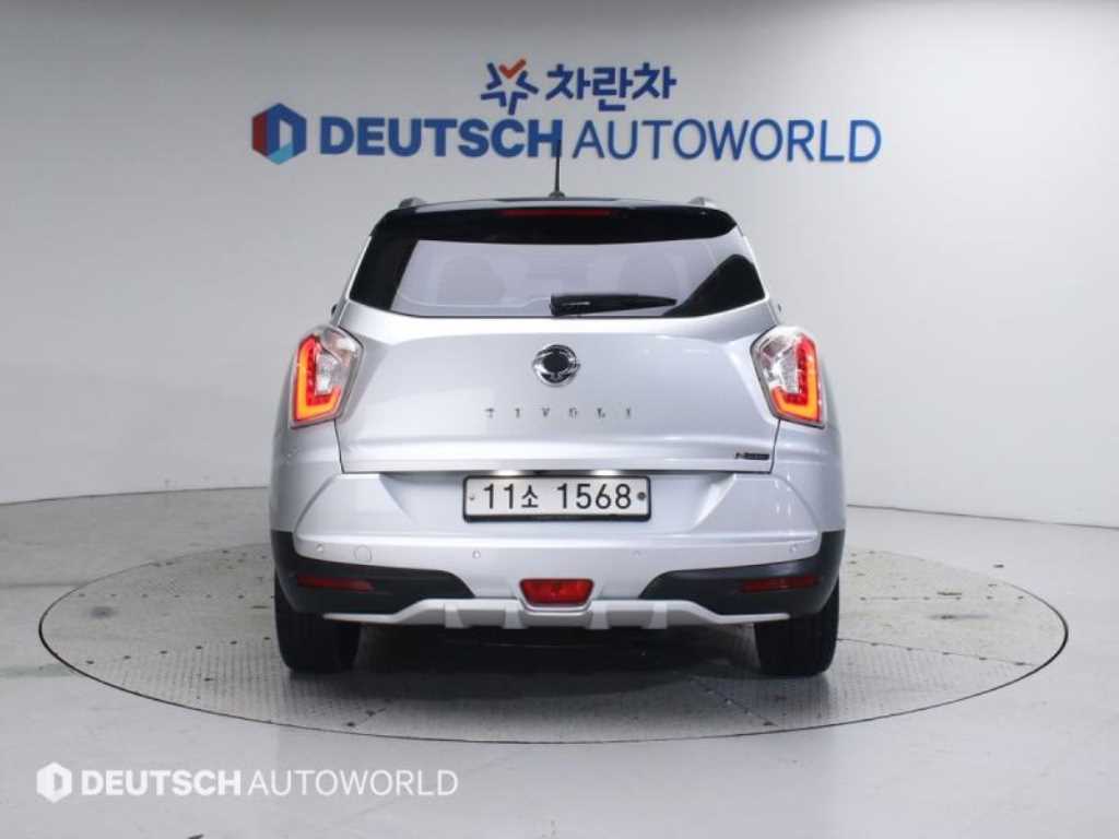 Ssangyong Tivoli - Vista 4