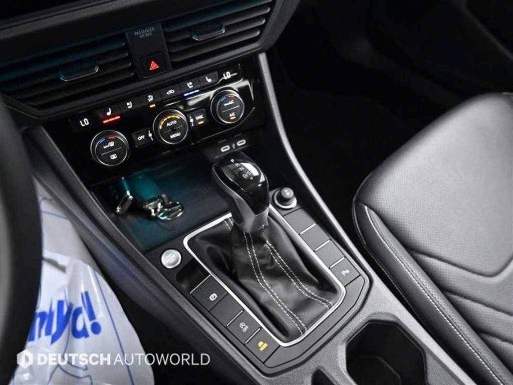 Volkswagen Jetta - Vista 8